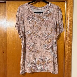 Market & Spruce Beige Floral Short Sleeve Top